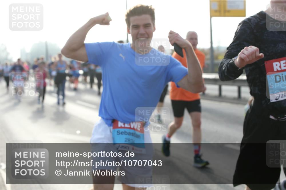 03.10.2026 - Köhlbrandbrückenlauf Jannik Wohlers http://msf.ph/oto/10707043 03.10.2026 09:24:03 Position 3 283 meine-sportfotos.de