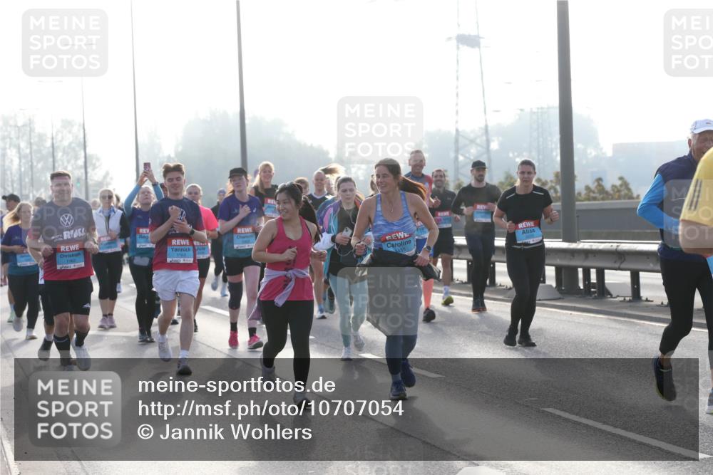 03.10.2026 - Köhlbrandbrückenlauf Jannik Wohlers http://msf.ph/oto/10707054 03.10.2026 09:24:04 Position 3 1162, 1163, 485 meine-sportfotos.de