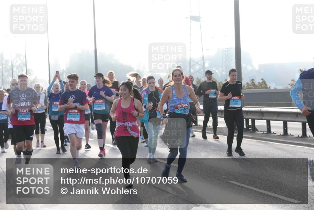 03.10.2026 - Köhlbrandbrückenlauf Jannik Wohlers http://msf.ph/oto/10707059 03.10.2026 09:24:04 Position 3 1162, 1163, 1485, 3333, 1 meine-sportfotos.de
