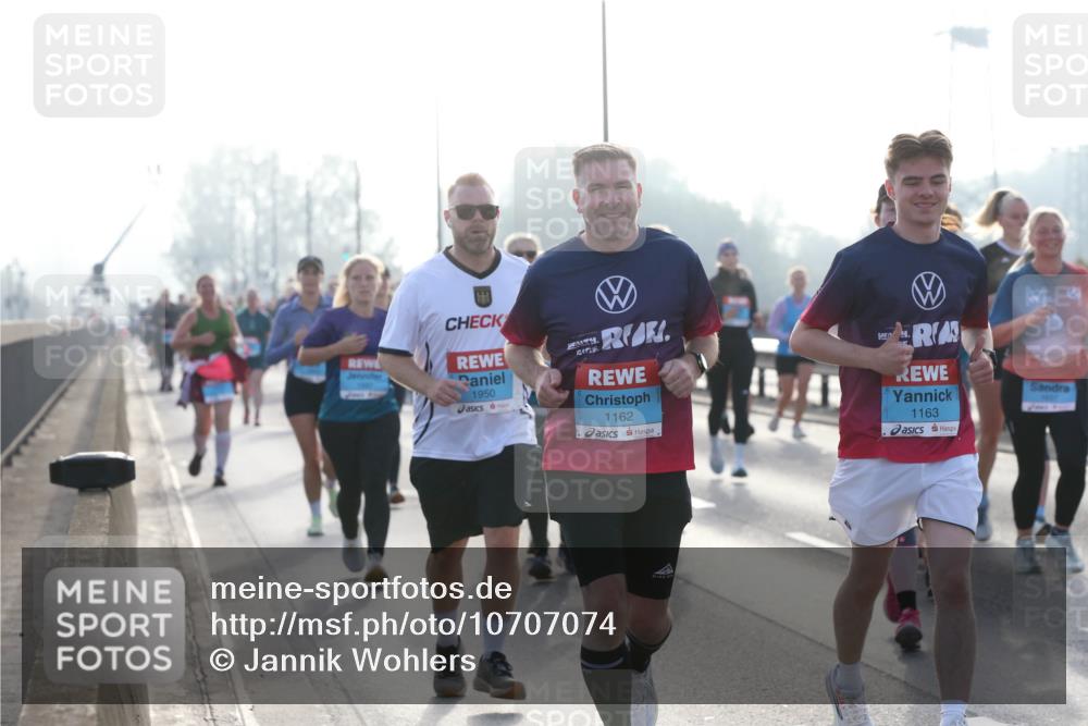 03.10.2026 - Köhlbrandbrückenlauf Jannik Wohlers http://msf.ph/oto/10707074 03.10.2026 09:24:07 Position 3 1950, 1162, 1163 meine-sportfotos.de