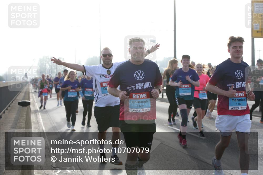 03.10.2026 - Köhlbrandbrückenlauf Jannik Wohlers http://msf.ph/oto/10707079 03.10.2026 09:24:09 Position 3 1162, 1163 meine-sportfotos.de