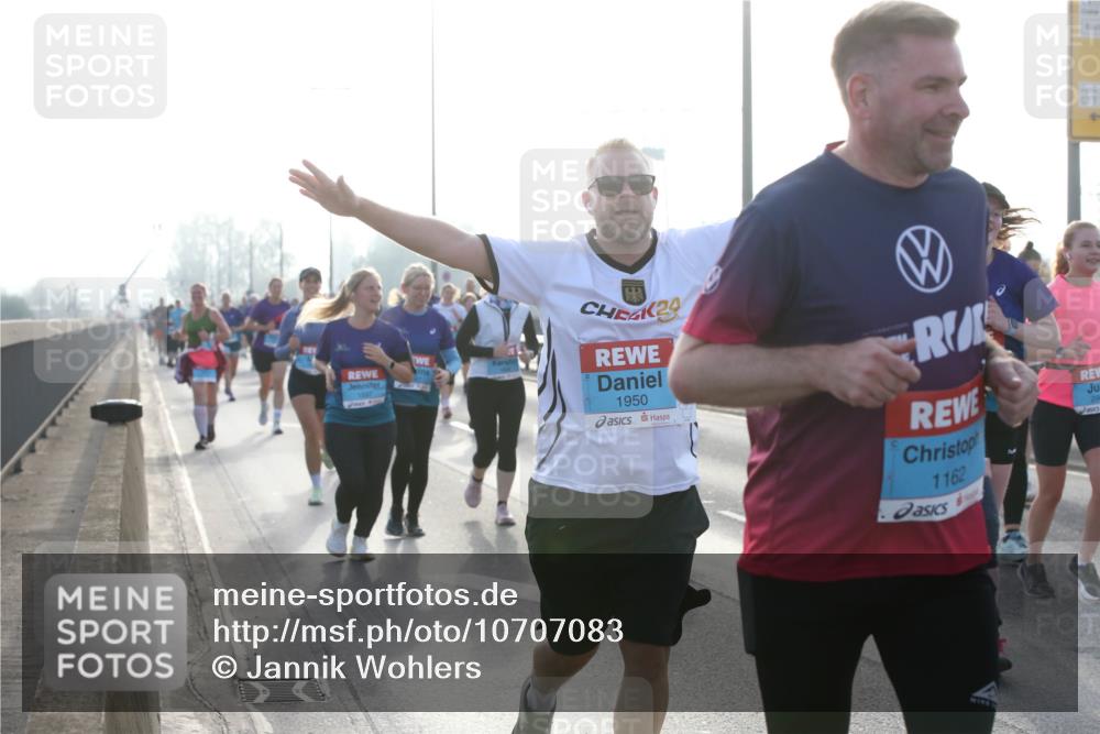 03.10.2026 - Köhlbrandbrückenlauf Jannik Wohlers http://msf.ph/oto/10707083 03.10.2026 09:24:10 Position 3 5, 1950, 1162 meine-sportfotos.de