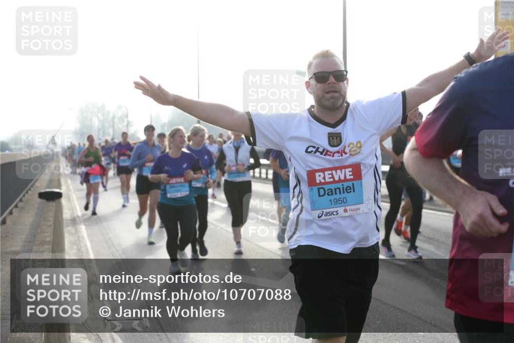 03.10.2026 - Köhlbrandbrückenlauf Jannik Wohlers http://msf.ph/oto/10707088 03.10.2026 09:24:10 Position 3 1950 meine-sportfotos.de