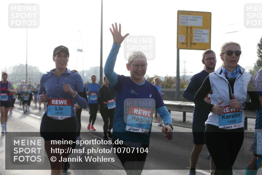 03.10.2026 - Köhlbrandbrückenlauf Jannik Wohlers http://msf.ph/oto/10707104 03.10.2026 09:24:13 Position 3 1610, 1667, 1669 meine-sportfotos.de