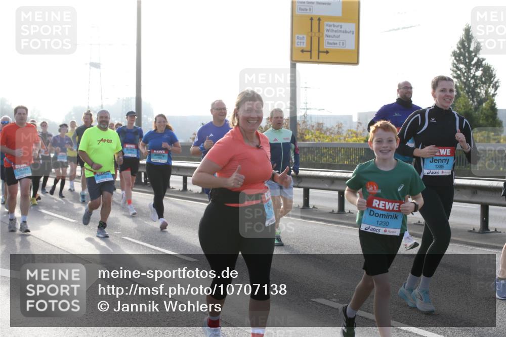 03.10.2026 - Köhlbrandbrückenlauf Jannik Wohlers http://msf.ph/oto/10707138 03.10.2026 09:24:22 Position 3 1230, 1385 meine-sportfotos.de