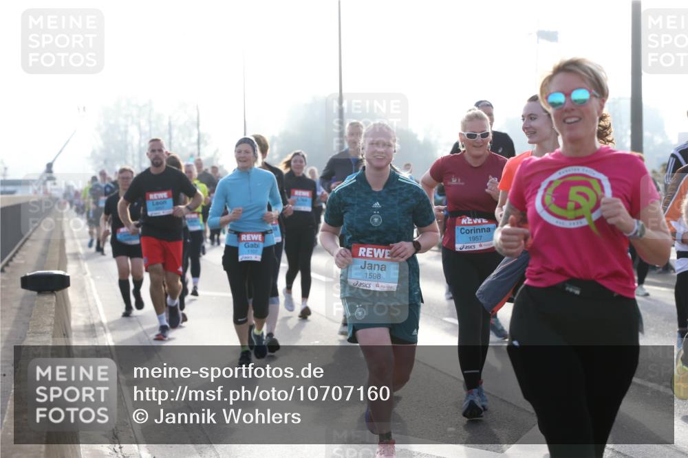 03.10.2026 - Köhlbrandbrückenlauf Jannik Wohlers http://msf.ph/oto/10707160 03.10.2026 09:24:26 Position 3 1598, 1957 meine-sportfotos.de