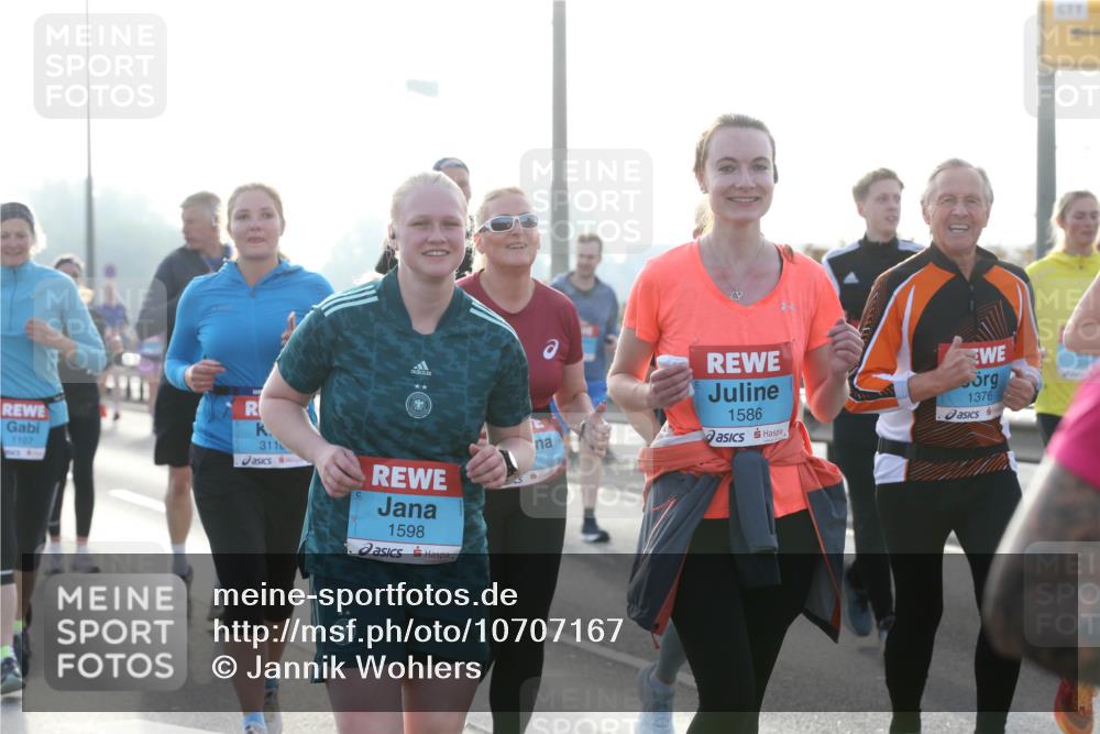 03.10.2026 - Köhlbrandbrückenlauf Jannik Wohlers http://msf.ph/oto/10707167 03.10.2026 09:24:27 Position 3 1107, 1586, 311, 1598, 1376 meine-sportfotos.de