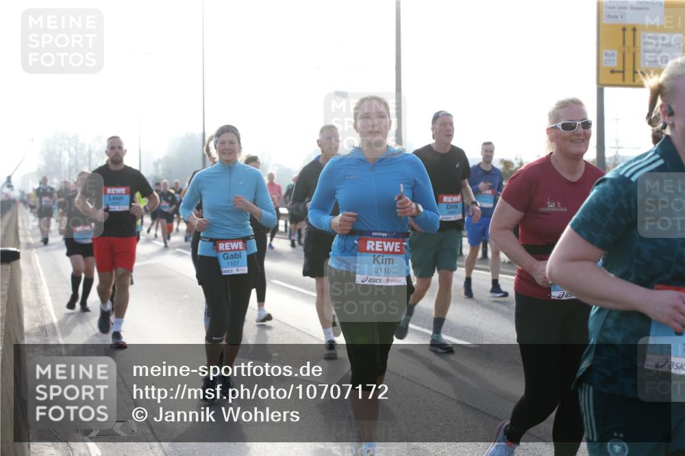 03.10.2026 - Köhlbrandbrückenlauf Jannik Wohlers http://msf.ph/oto/10707172 03.10.2026 09:24:29 Position 3 1107, 3110 meine-sportfotos.de