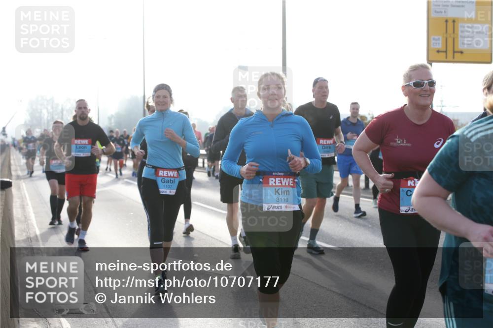 03.10.2026 - Köhlbrandbrückenlauf Jannik Wohlers http://msf.ph/oto/10707177 03.10.2026 09:24:29 Position 3 1107, 3110 meine-sportfotos.de