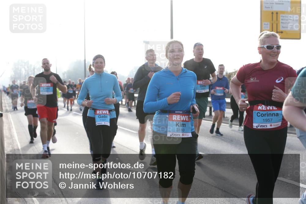 03.10.2026 - Köhlbrandbrückenlauf Jannik Wohlers http://msf.ph/oto/10707182 03.10.2026 09:24:29 Position 3 1107, 3110, 1957 meine-sportfotos.de