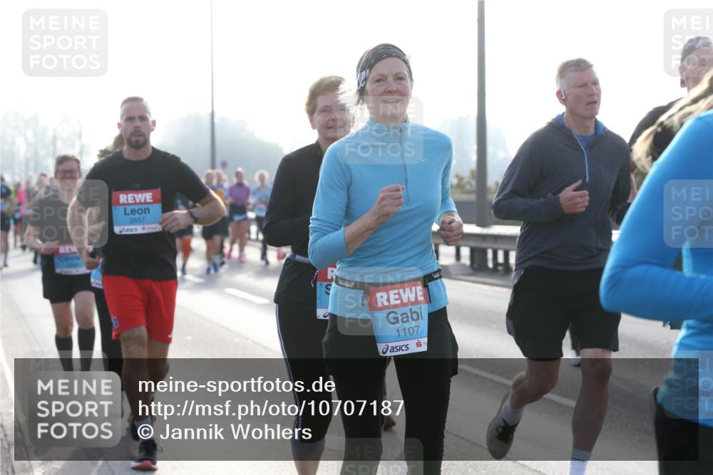 03.10.2026 - Köhlbrandbrückenlauf Jannik Wohlers http://msf.ph/oto/10707187 03.10.2026 09:24:30 Position 3 2857, 1107 meine-sportfotos.de