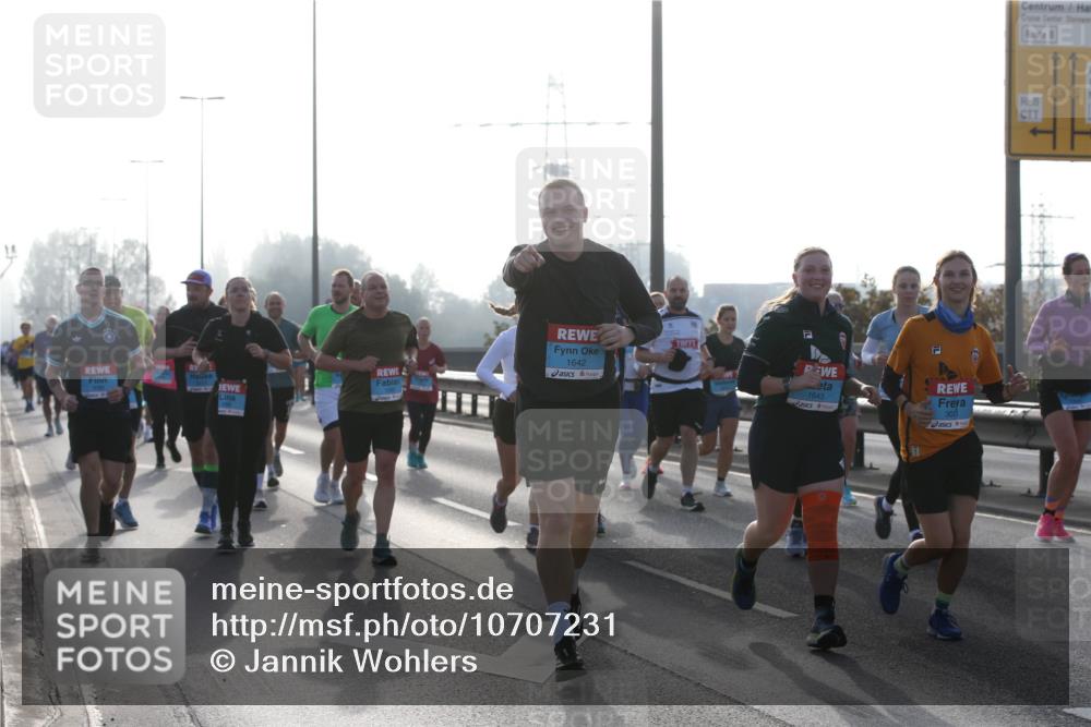 03.10.2026 - Köhlbrandbrückenlauf Jannik Wohlers http://msf.ph/oto/10707231 03.10.2026 09:24:38 Position 3 1642, 1643, 3021 meine-sportfotos.de
