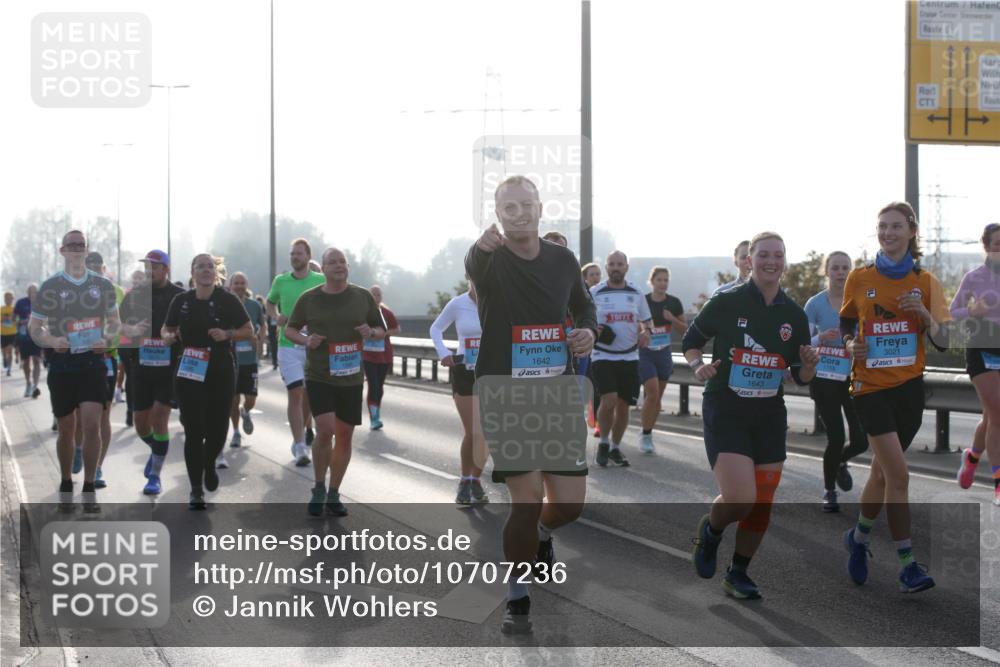 03.10.2026 - Köhlbrandbrückenlauf Jannik Wohlers http://msf.ph/oto/10707236 03.10.2026 09:24:38 Position 3 1642, 7, 1643, 3021 meine-sportfotos.de