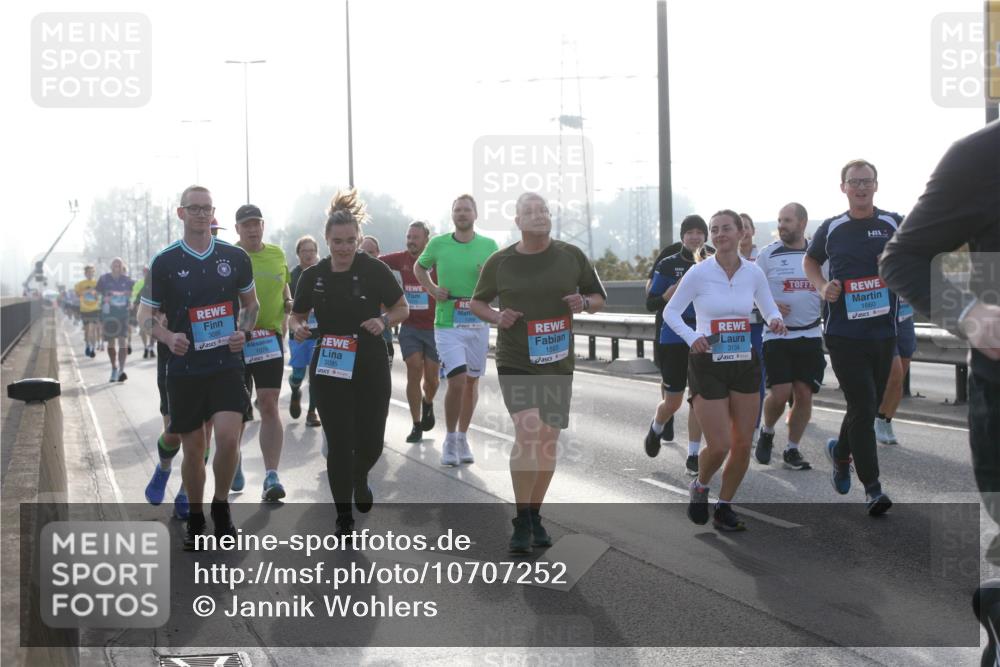 03.10.2026 - Köhlbrandbrückenlauf Jannik Wohlers http://msf.ph/oto/10707252 03.10.2026 09:24:40 Position 3 3086, 3085, 1565, 3134, 1660 meine-sportfotos.de