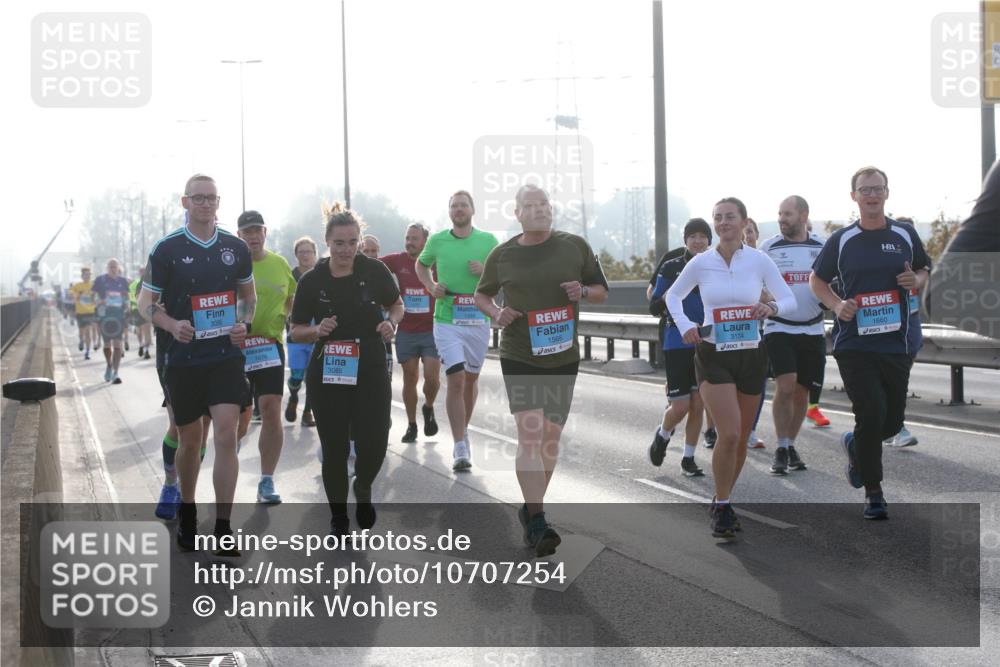 03.10.2026 - Köhlbrandbrückenlauf Jannik Wohlers http://msf.ph/oto/10707254 03.10.2026 09:24:40 Position 3 3085, 1565, 3134, 1660 meine-sportfotos.de