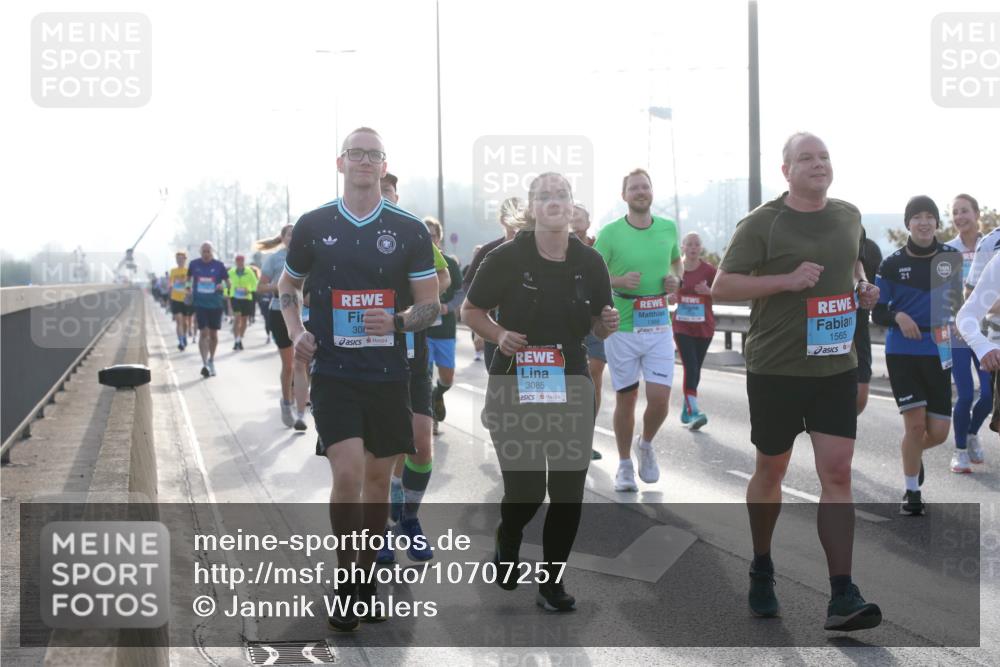 03.10.2026 - Köhlbrandbrückenlauf Jannik Wohlers http://msf.ph/oto/10707257 03.10.2026 09:24:41 Position 3 30, 3085, 1565, 21 meine-sportfotos.de