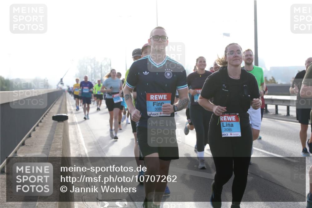 03.10.2026 - Köhlbrandbrückenlauf Jannik Wohlers http://msf.ph/oto/10707262 03.10.2026 09:24:42 Position 3 3086, 3085 meine-sportfotos.de