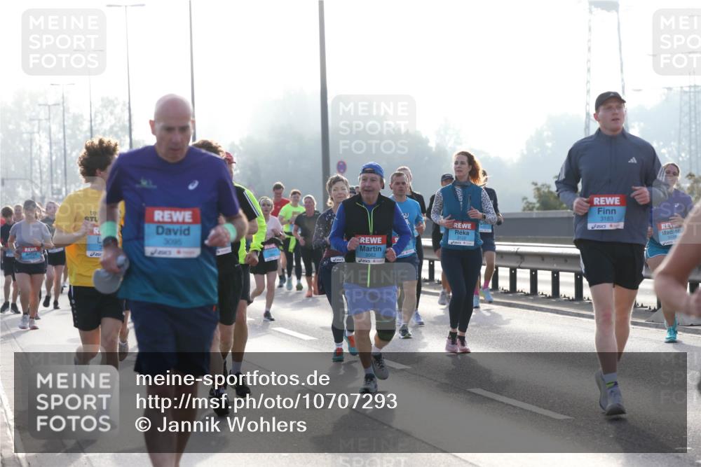 03.10.2026 - Köhlbrandbrückenlauf Jannik Wohlers http://msf.ph/oto/10707293 03.10.2026 09:24:49 Position 3 3095, 3062, 3183, 3122 meine-sportfotos.de