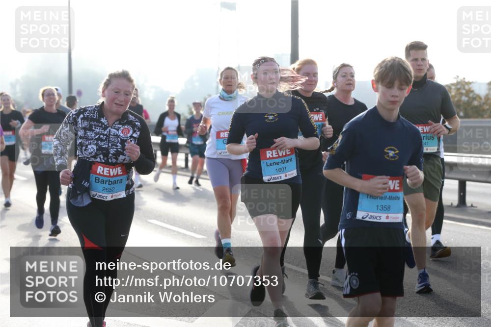 03.10.2026 - Köhlbrandbrückenlauf Jannik Wohlers http://msf.ph/oto/10707353 03.10.2026 09:25:03 Position 3 2652, 1601, 541, 1358 meine-sportfotos.de