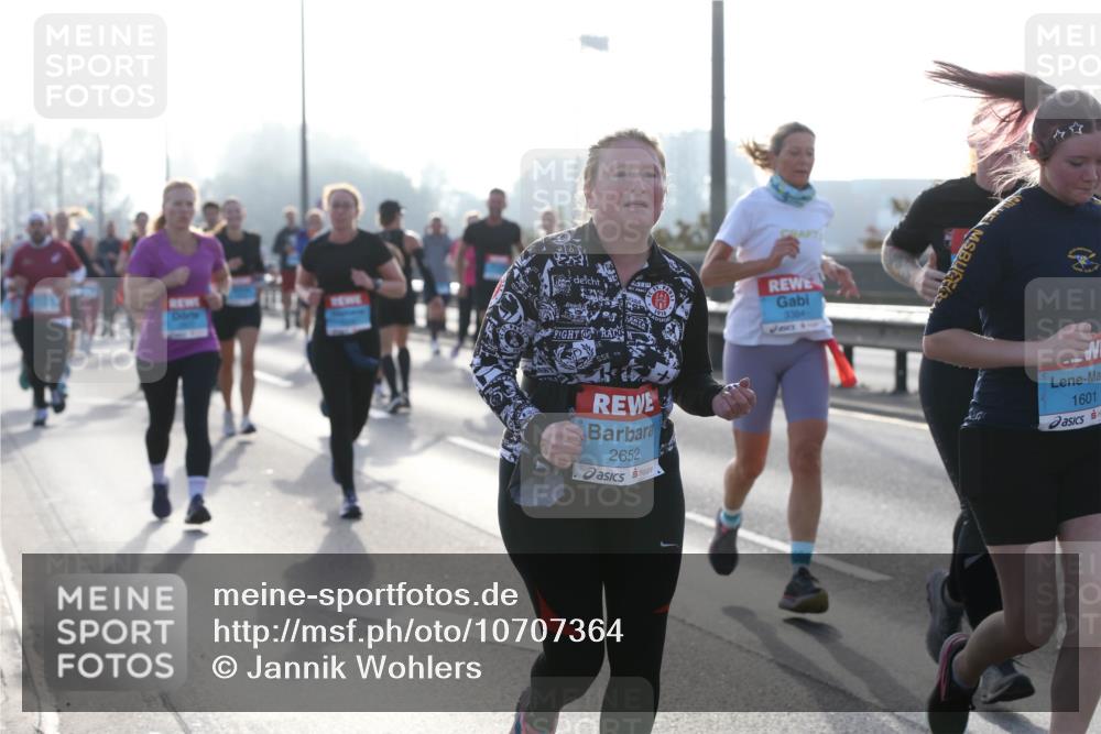 03.10.2026 - Köhlbrandbrückenlauf Jannik Wohlers http://msf.ph/oto/10707364 03.10.2026 09:25:04 Position 3 2652, 3384, 37, 1601 meine-sportfotos.de
