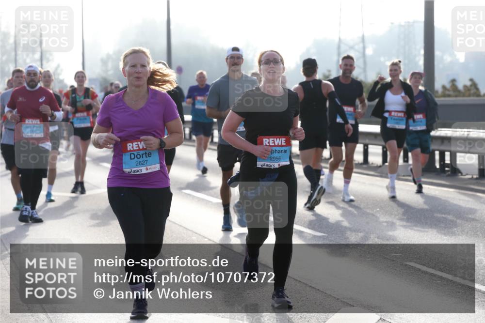 03.10.2026 - Köhlbrandbrückenlauf Jannik Wohlers http://msf.ph/oto/10707372 03.10.2026 09:25:05 Position 3 2827, 2956 meine-sportfotos.de