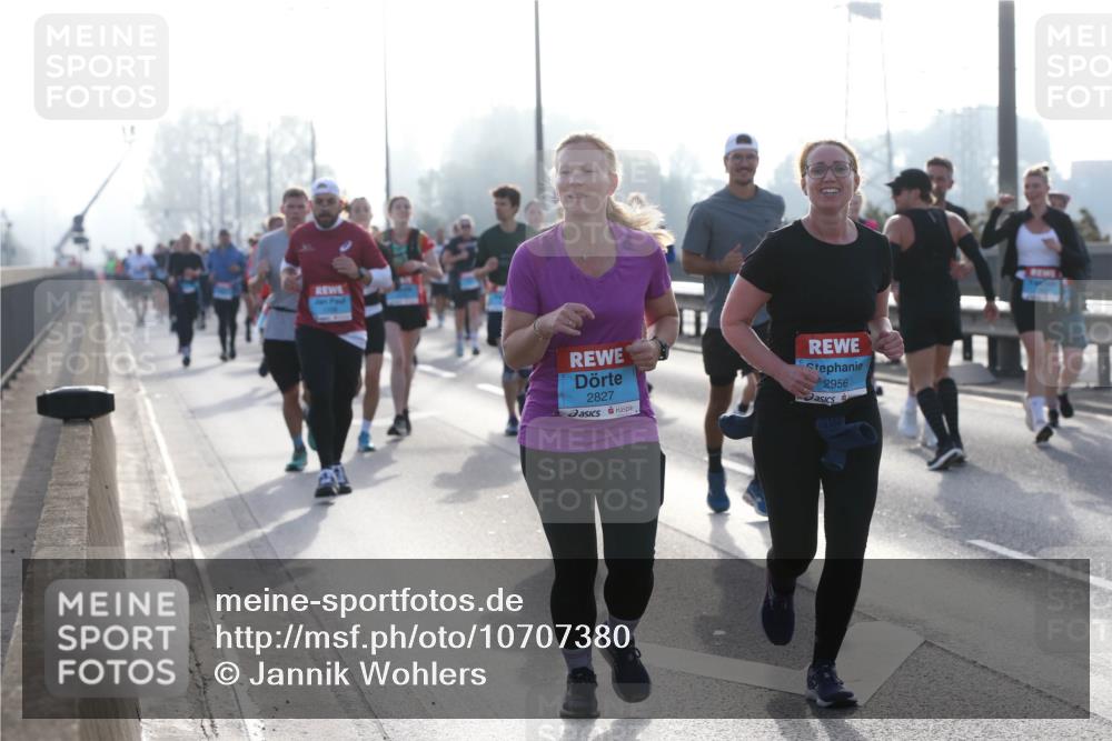 03.10.2026 - Köhlbrandbrückenlauf Jannik Wohlers http://msf.ph/oto/10707380 03.10.2026 09:25:06 Position 3 2827, 2956 meine-sportfotos.de