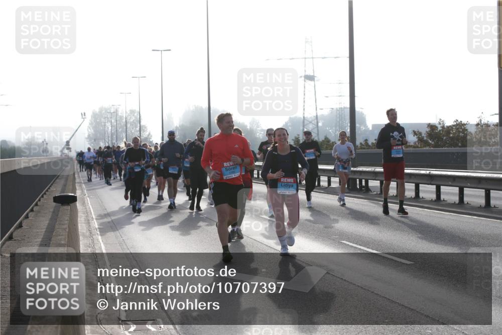 03.10.2026 - Köhlbrandbrückenlauf Jannik Wohlers http://msf.ph/oto/10707397 03.10.2026 09:25:14 Position 3  meine-sportfotos.de