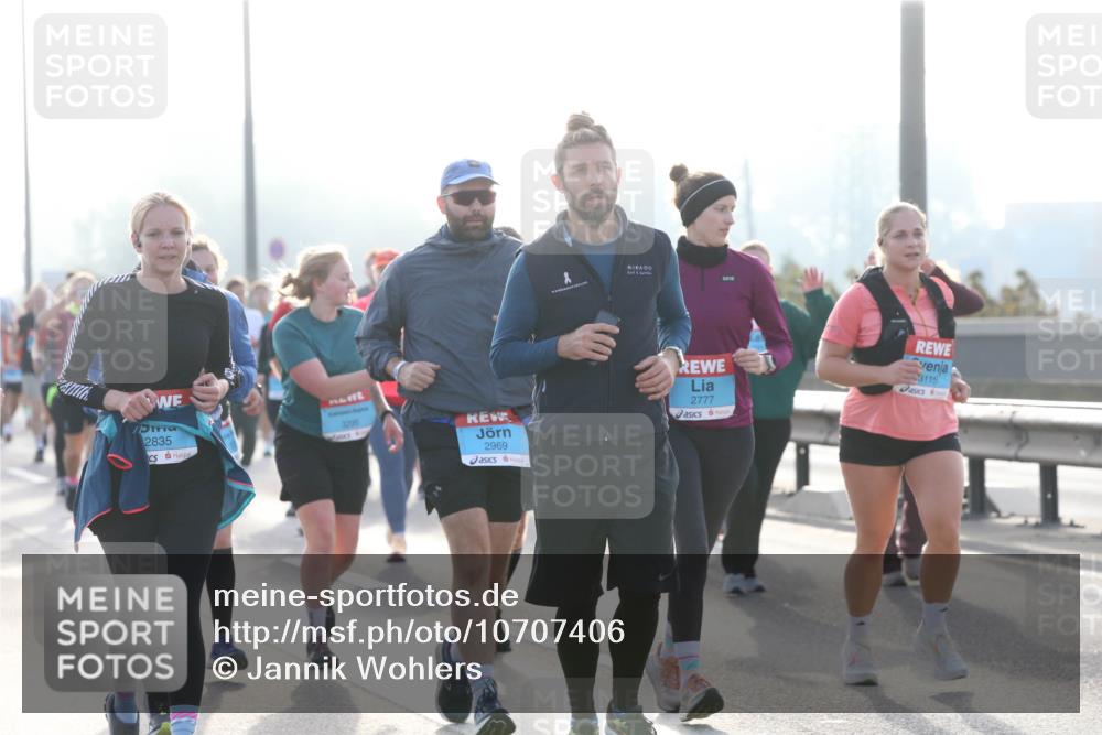 03.10.2026 - Köhlbrandbrückenlauf Jannik Wohlers http://msf.ph/oto/10707406 03.10.2026 09:25:17 Position 3 2835, 3296, 2969, 2777, 3115 meine-sportfotos.de