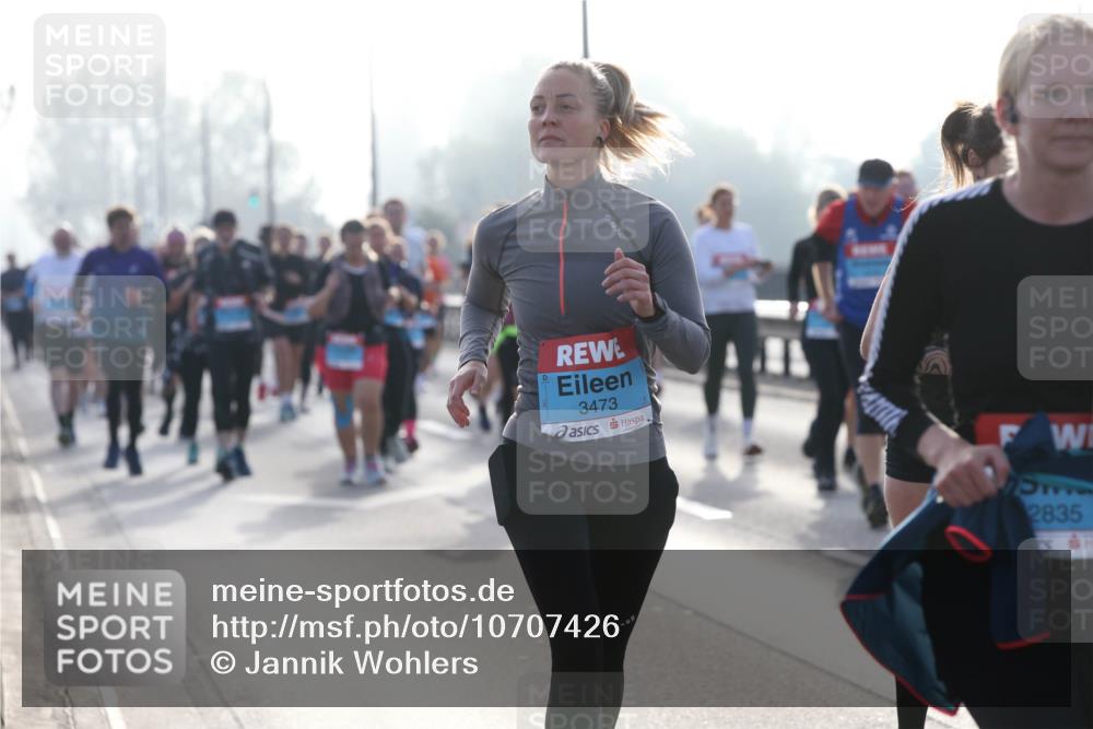 03.10.2026 - Köhlbrandbrückenlauf Jannik Wohlers http://msf.ph/oto/10707426 03.10.2026 09:25:20 Position 3 3473, 2835 meine-sportfotos.de