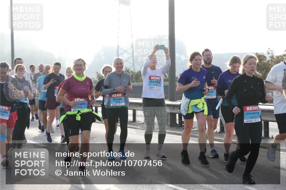 03.10.2026 - Köhlbrandbrückenlauf Jannik Wohlers http://msf.ph/oto/10707456 03.10.2026 09:25:24 Position 3 108, 5, 21, 0975, 3460, 3326, 2424, 2619, 3, 3637 meine-sportfotos.de