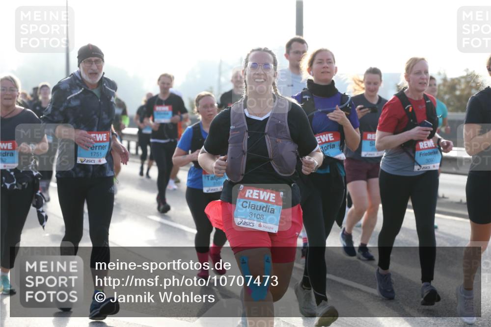03.10.2026 - Köhlbrandbrückenlauf Jannik Wohlers http://msf.ph/oto/10707473 03.10.2026 09:25:28 Position 3 52, 1751, 3101, 3108, 75, 3090 meine-sportfotos.de