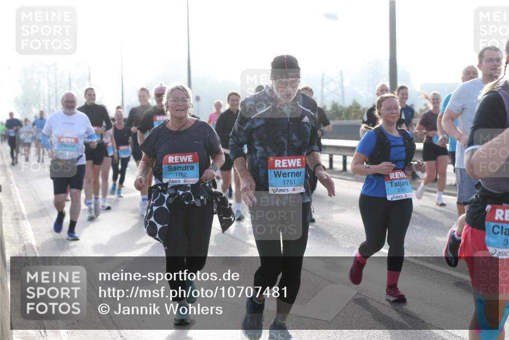 03.10.2026 - Köhlbrandbrückenlauf Jannik Wohlers http://msf.ph/oto/10707481 03.10.2026 09:25:29 Position 3 1752, 1751, 3101, 3 meine-sportfotos.de