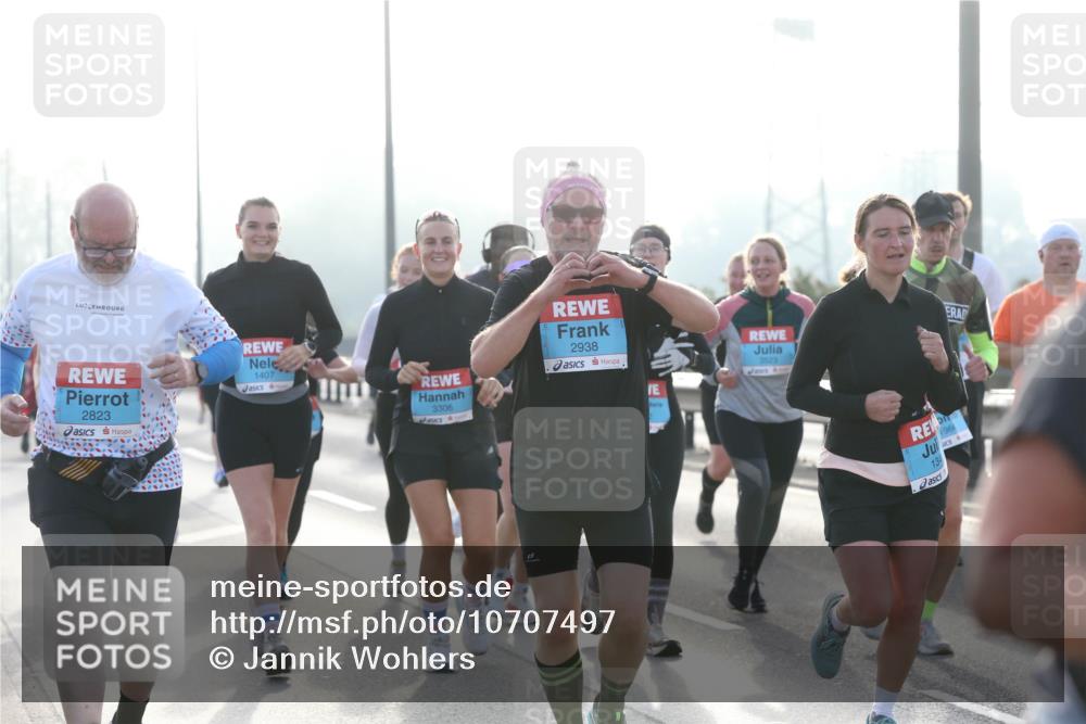 03.10.2026 - Köhlbrandbrückenlauf Jannik Wohlers http://msf.ph/oto/10707497 03.10.2026 09:25:31 Position 3 2823, 1407, 3306, 2938, 3523, 196, 134 meine-sportfotos.de