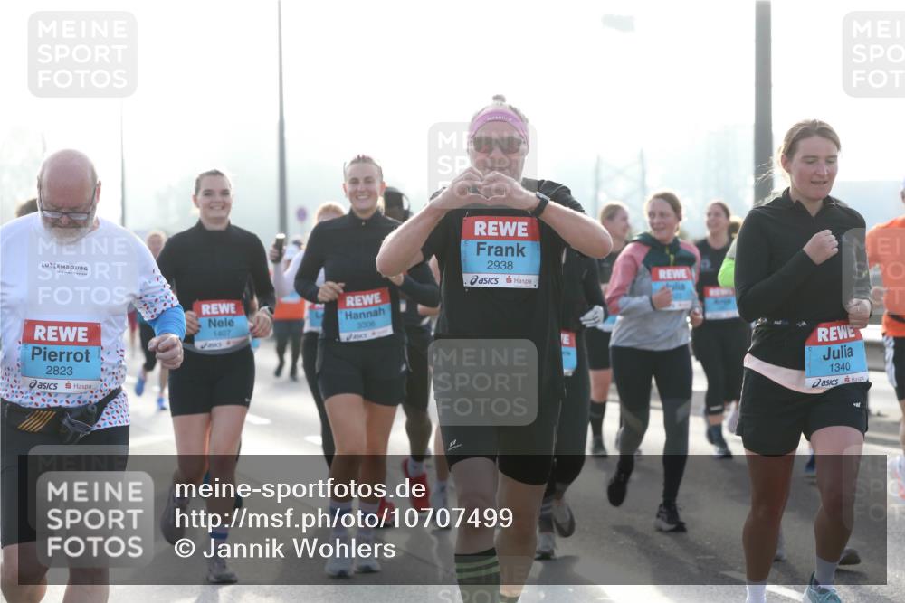 03.10.2026 - Köhlbrandbrückenlauf Jannik Wohlers http://msf.ph/oto/10707499 03.10.2026 09:25:32 Position 3 2823, 1407, 3306, 2938, 1340 meine-sportfotos.de