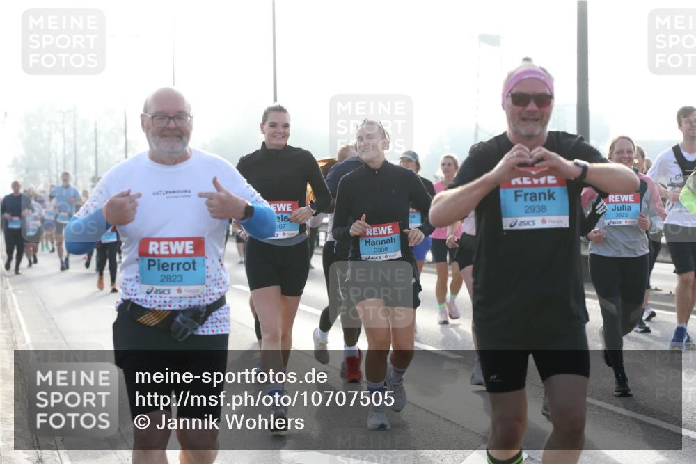 03.10.2026 - Köhlbrandbrückenlauf Jannik Wohlers http://msf.ph/oto/10707505 03.10.2026 09:25:33 Position 3 2823, 407, 3306, 2938, 3523 meine-sportfotos.de