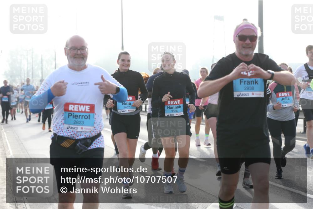 03.10.2026 - Köhlbrandbrückenlauf Jannik Wohlers http://msf.ph/oto/10707507 03.10.2026 09:25:33 Position 3 2823, 1407, 3306, 2938, 3523 meine-sportfotos.de