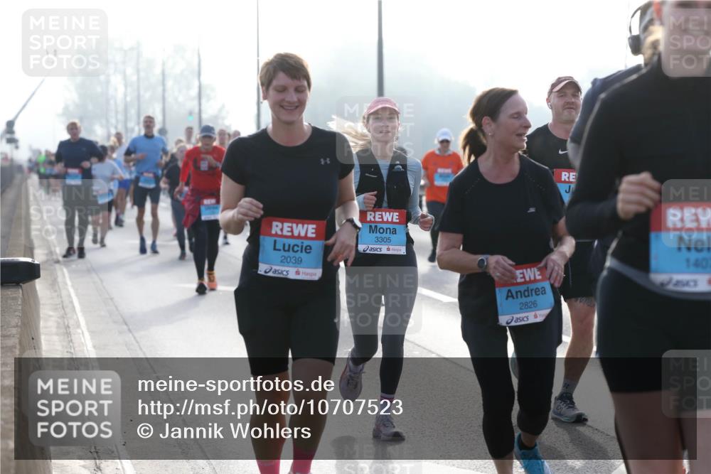 03.10.2026 - Köhlbrandbrückenlauf Jannik Wohlers http://msf.ph/oto/10707523 03.10.2026 09:25:36 Position 3 2039, 3305, 2826, 140 meine-sportfotos.de