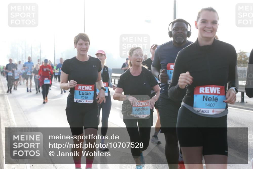 03.10.2026 - Köhlbrandbrückenlauf Jannik Wohlers http://msf.ph/oto/10707528 03.10.2026 09:25:36 Position 3 2039, 2826, 1407 meine-sportfotos.de