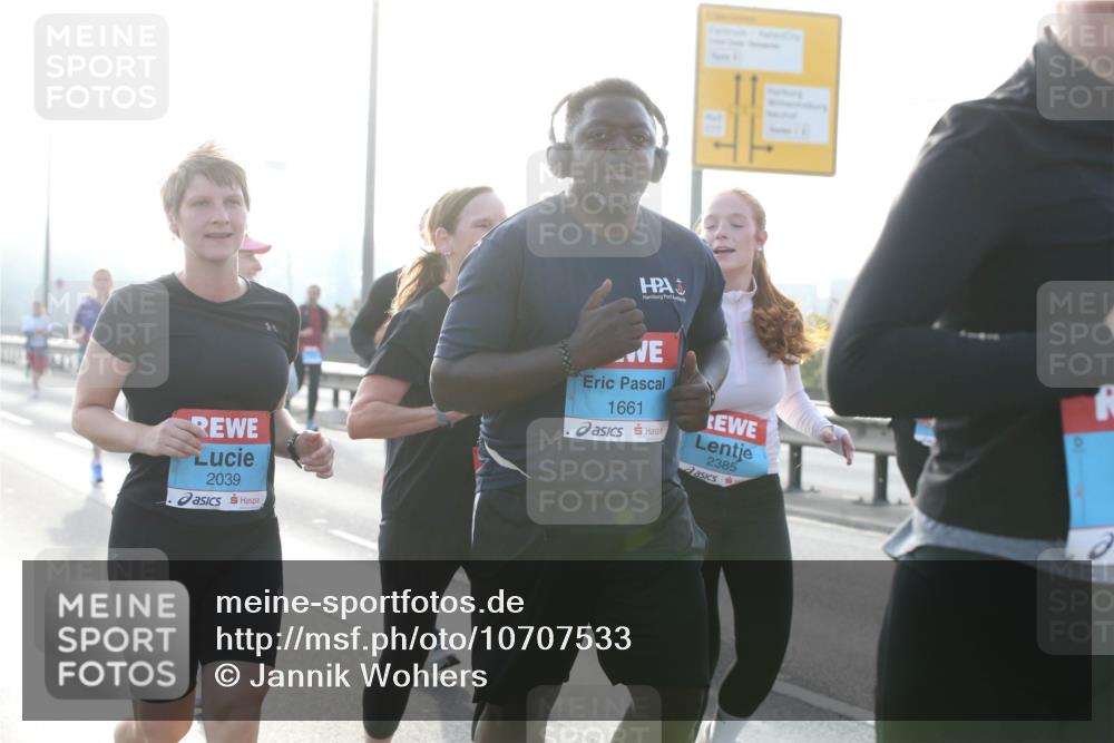 03.10.2026 - Köhlbrandbrückenlauf Jannik Wohlers http://msf.ph/oto/10707533 03.10.2026 09:25:37 Position 3 2039, 1661, 2385 meine-sportfotos.de