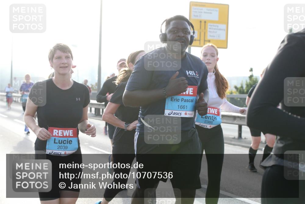 03.10.2026 - Köhlbrandbrückenlauf Jannik Wohlers http://msf.ph/oto/10707536 03.10.2026 09:25:37 Position 3 2039, 1661, 2385 meine-sportfotos.de