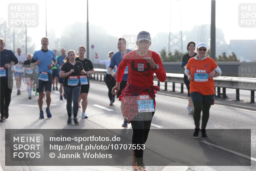 03.10.2026 - Köhlbrandbrückenlauf Jannik Wohlers http://msf.ph/oto/10707553 03.10.2026 09:25:42 Position 3 1970, 1742 meine-sportfotos.de