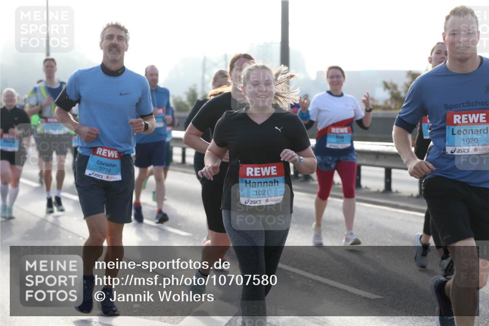 03.10.2026 - Köhlbrandbrückenlauf Jannik Wohlers http://msf.ph/oto/10707580 03.10.2026 09:25:47 Position 3 3774, 1021, 1020 meine-sportfotos.de