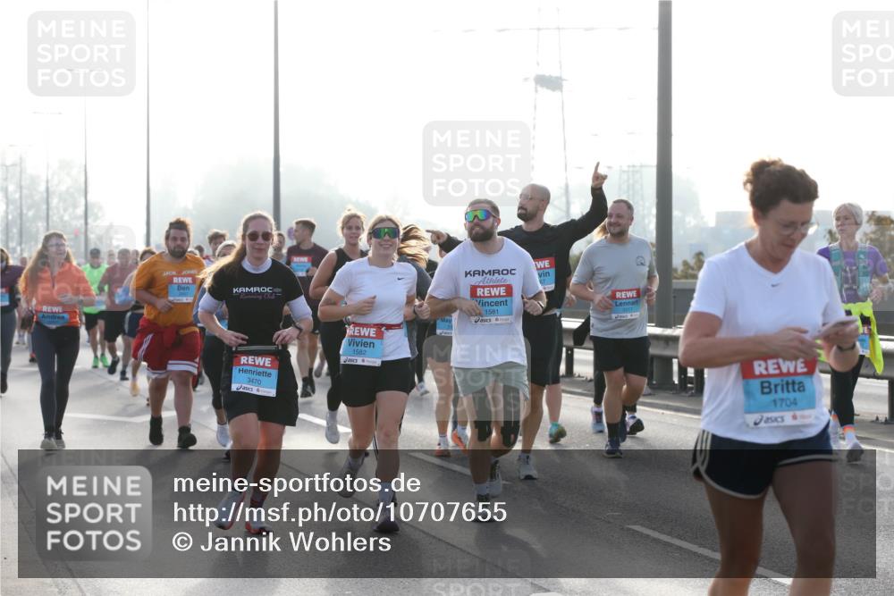 03.10.2026 - Köhlbrandbrückenlauf Jannik Wohlers http://msf.ph/oto/10707655 03.10.2026 09:26:00 Position 3 3470, 1582, 1581, 3317, 1704 meine-sportfotos.de
