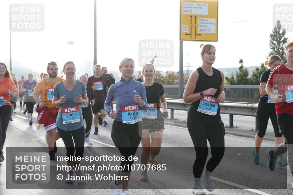 03.10.2026 - Köhlbrandbrückenlauf Jannik Wohlers http://msf.ph/oto/10707685 03.10.2026 09:26:05 Position 3 3174, 1233, 3173, 3452 meine-sportfotos.de