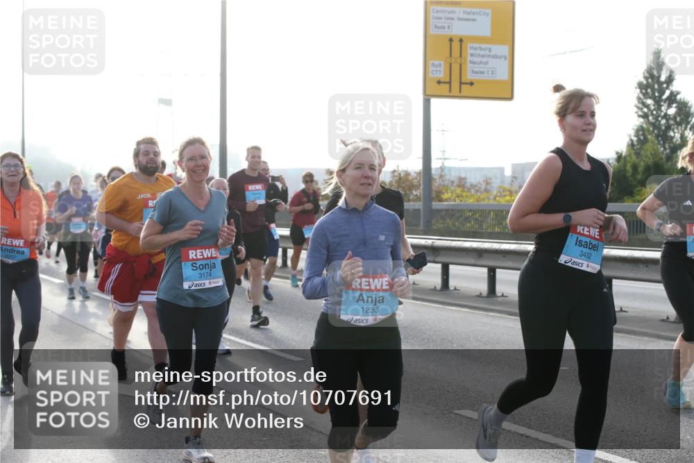 03.10.2026 - Köhlbrandbrückenlauf Jannik Wohlers http://msf.ph/oto/10707691 03.10.2026 09:26:05 Position 3 3207, 3174, 1233, 3452 meine-sportfotos.de