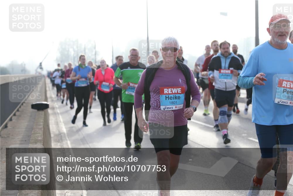03.10.2026 - Köhlbrandbrückenlauf Jannik Wohlers http://msf.ph/oto/10707753 03.10.2026 09:26:16 Position 3 1801, 1802 meine-sportfotos.de