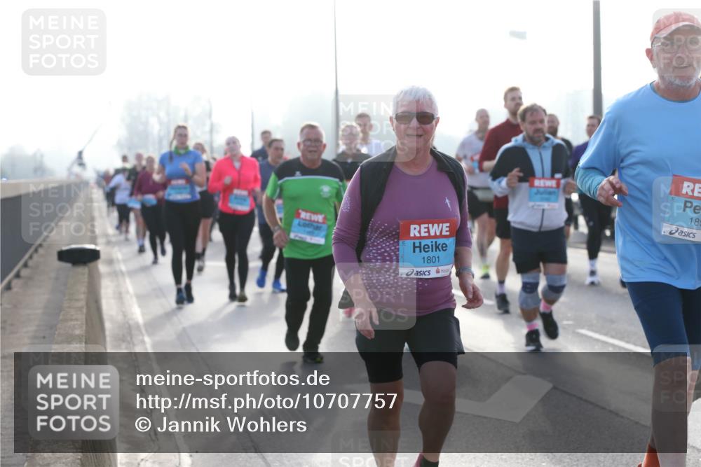 03.10.2026 - Köhlbrandbrückenlauf Jannik Wohlers http://msf.ph/oto/10707757 03.10.2026 09:26:16 Position 3 1801, 180 meine-sportfotos.de