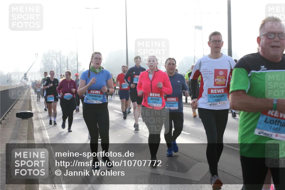 03.10.2026 - Köhlbrandbrückenlauf Jannik Wohlers http://msf.ph/oto/10707772 03.10.2026 09:26:19 Position 3 3042, 1800, 2933, 3243, 1850, 1463 meine-sportfotos.de