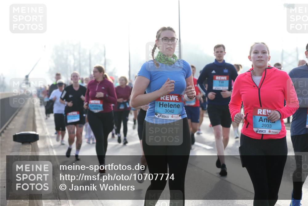 03.10.2026 - Köhlbrandbrückenlauf Jannik Wohlers http://msf.ph/oto/10707774 03.10.2026 09:26:20 Position 3 3042, 2933 meine-sportfotos.de