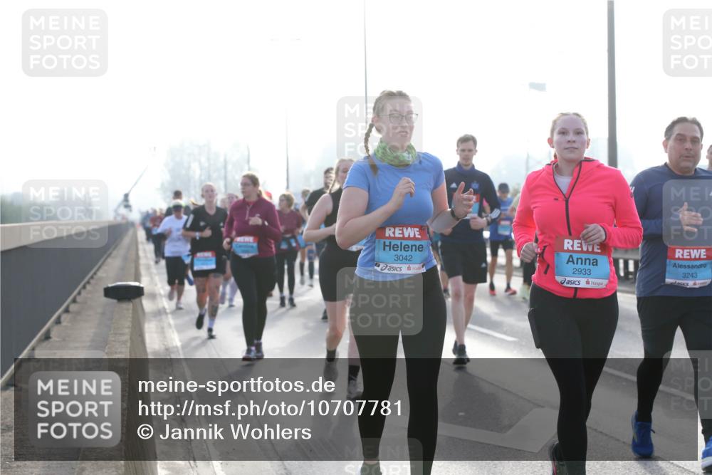 03.10.2026 - Köhlbrandbrückenlauf Jannik Wohlers http://msf.ph/oto/10707781 03.10.2026 09:26:21 Position 3 3042, 2933, 3243 meine-sportfotos.de